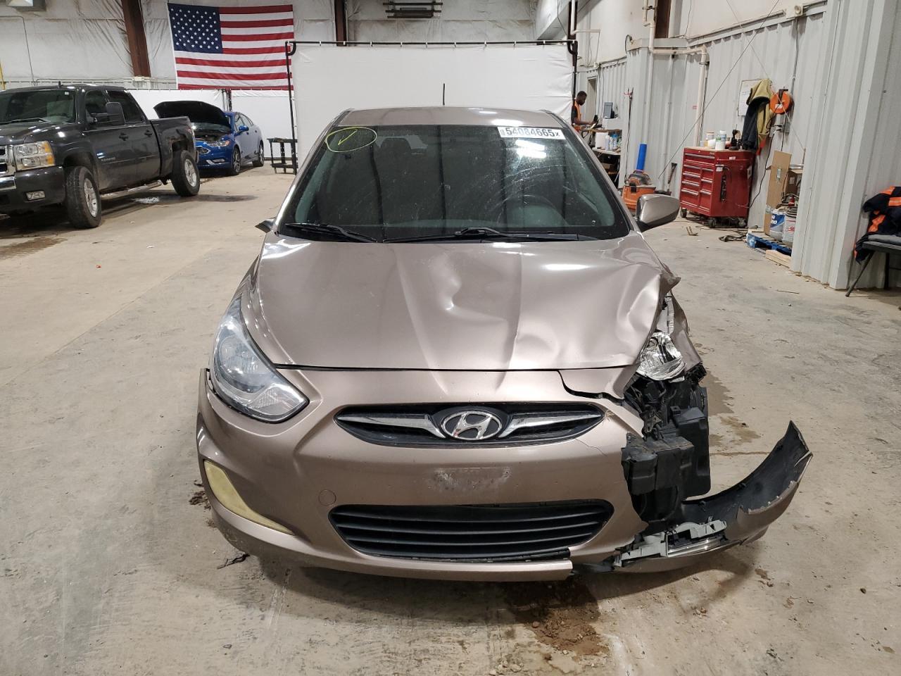 2012 Hyundai Accent Se - Image 5