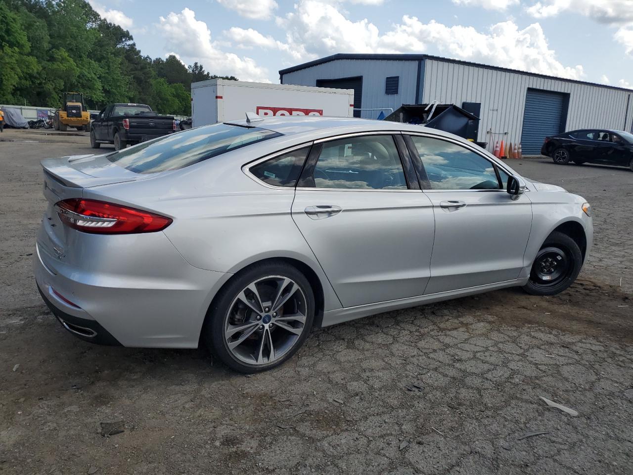 2019 Ford Fusion Titanium - Фото 3
