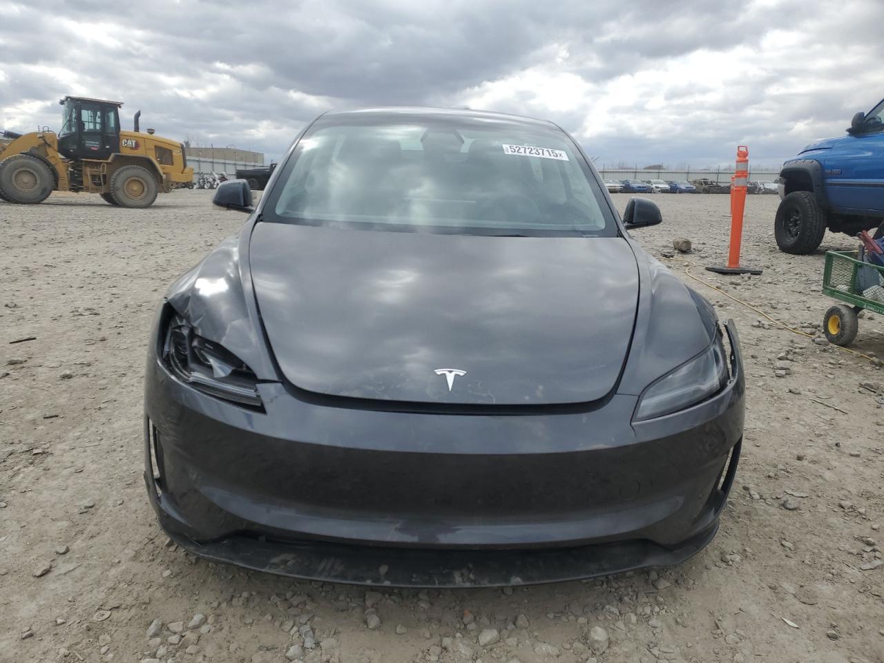 2025 Tesla Model 3 - Фото 5