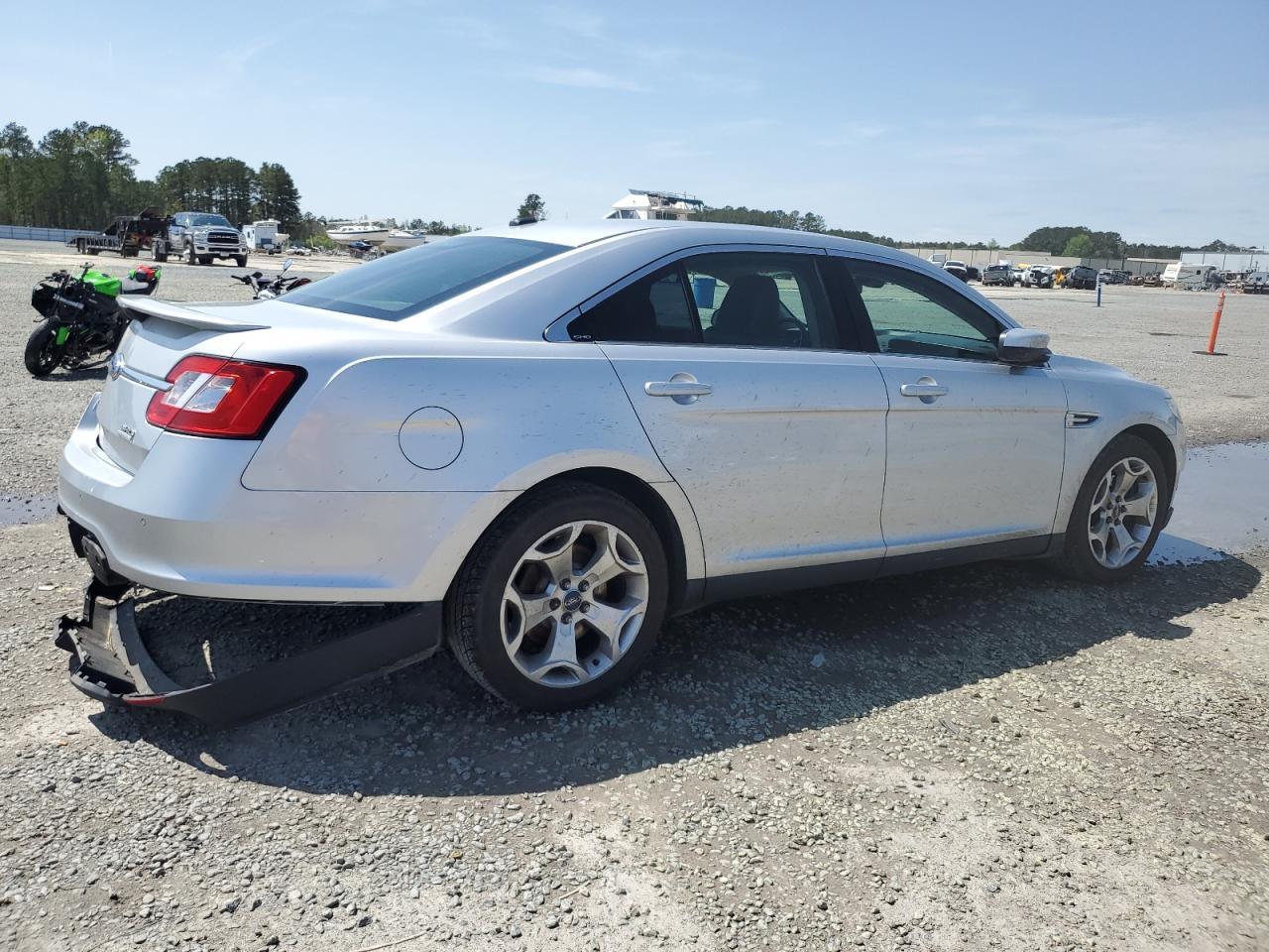 2011 Ford Taurus - Фото 3
