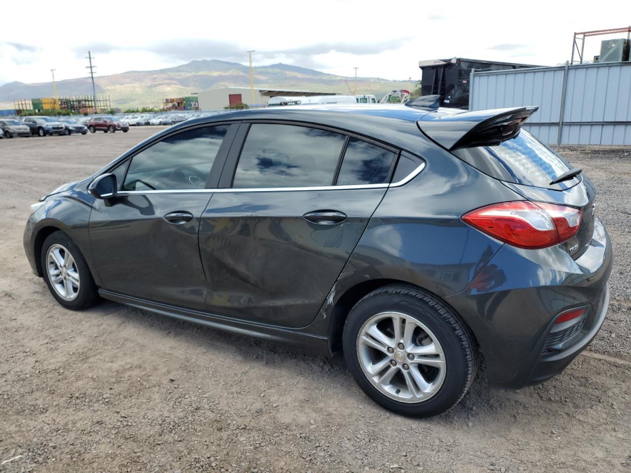 2018 Chevrolet Cruze Lt - Image 2