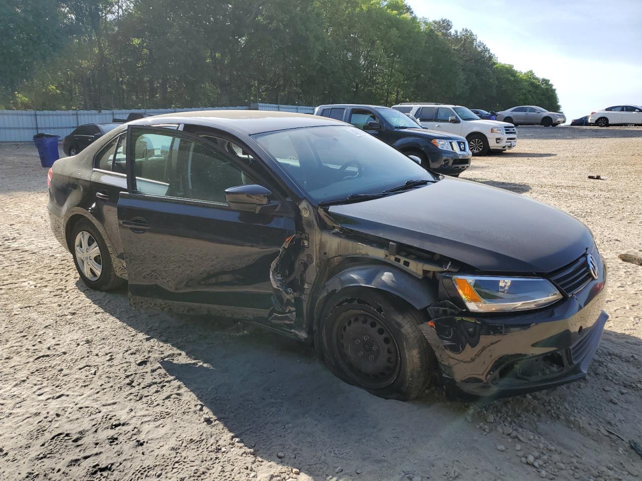 2014 Volkswagen Jetta Base - Image 4