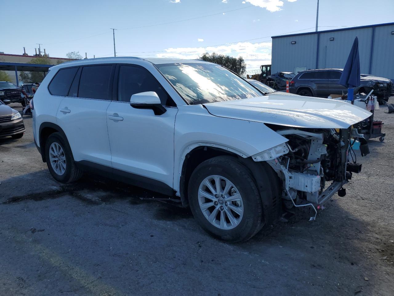 2024 Toyota Grand Highlander Xle - Image 4