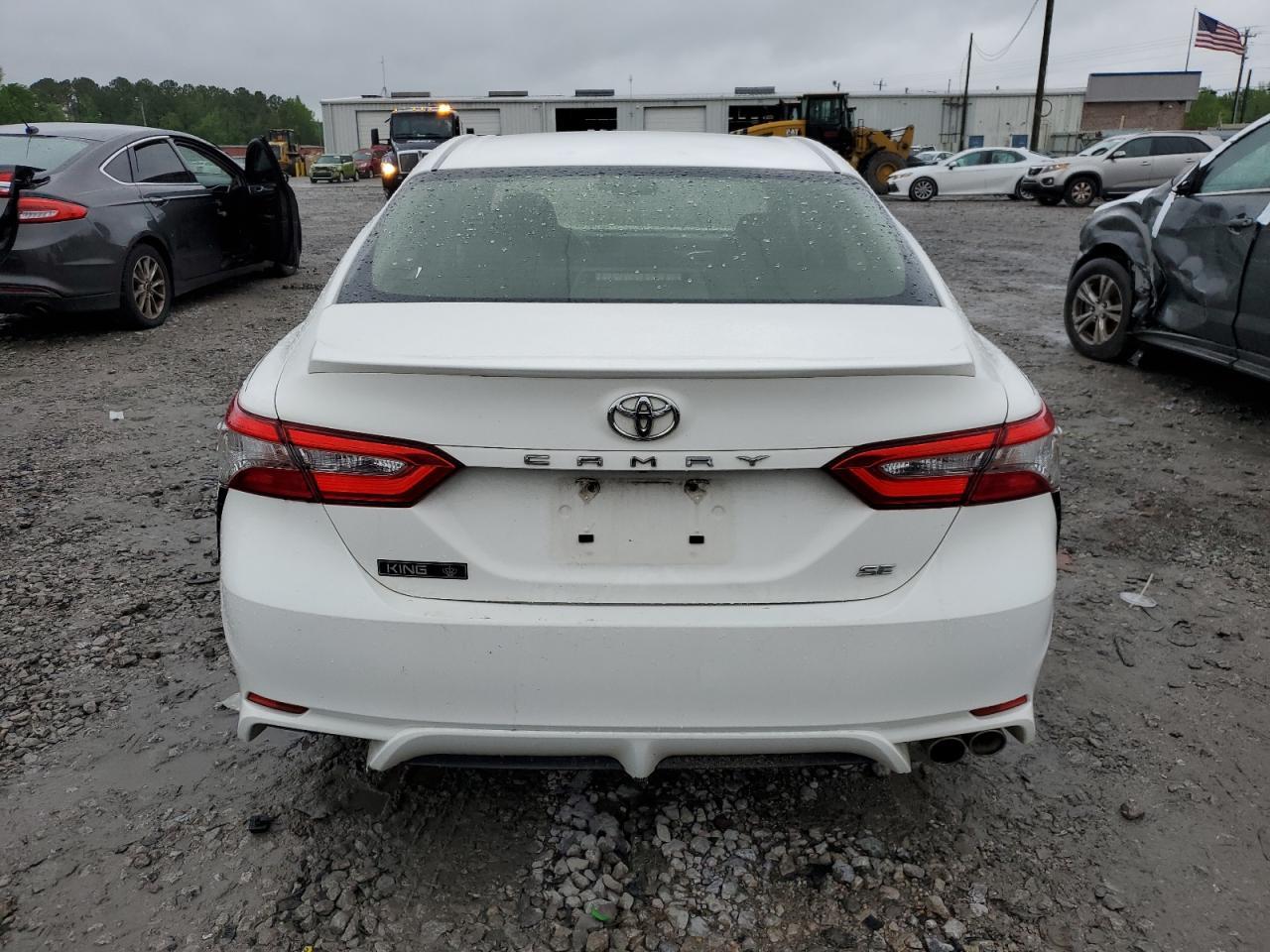 2018 Toyota Camry L - Image 6
