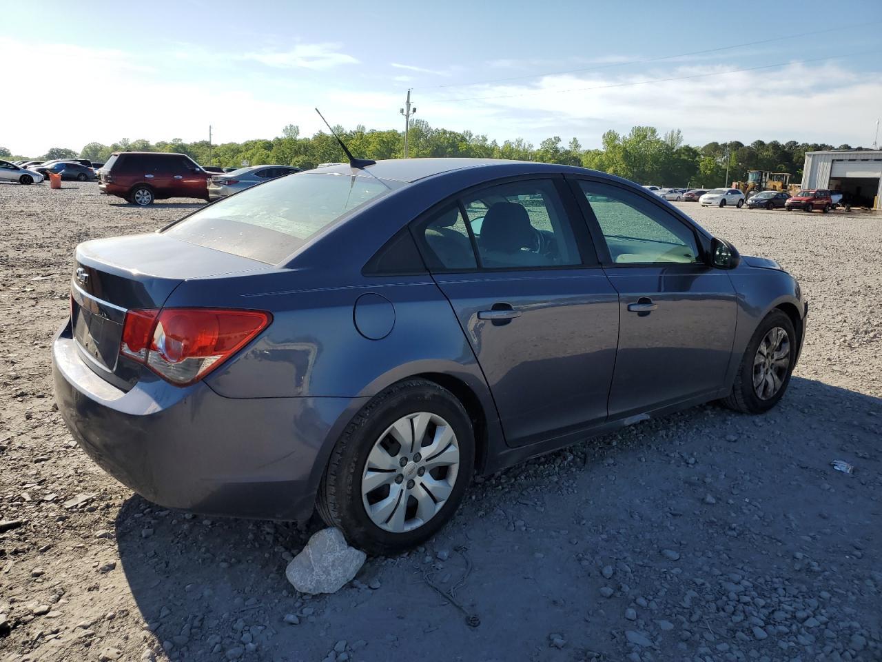 2013 Chevrolet Cruze Ls - Image 3