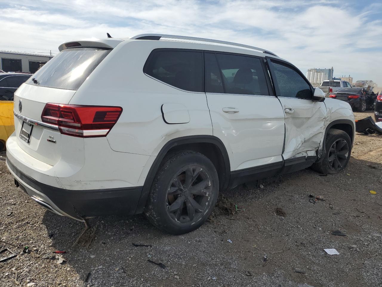 2019 Volkswagen Atlas S - Фото 3