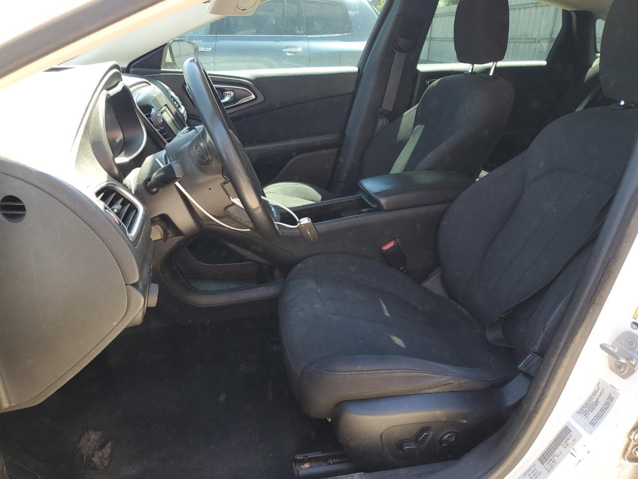 2016 Chrysler 200 Limited - Фото 7