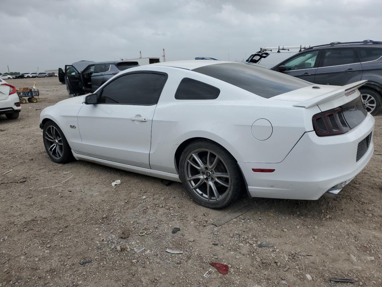 2014 Ford Mustang Gt - Фото 2