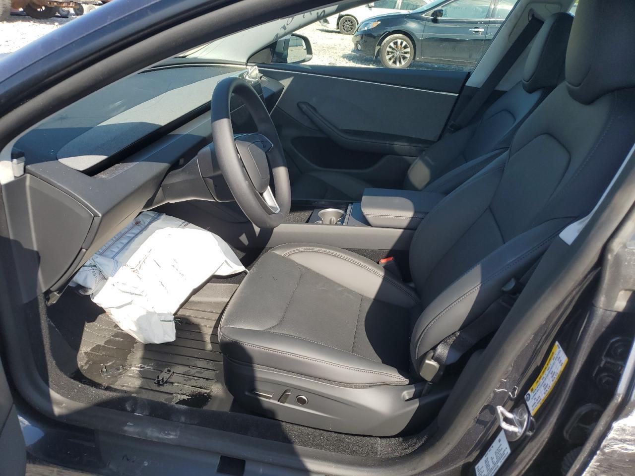2025 Tesla Model 3 - Image 7