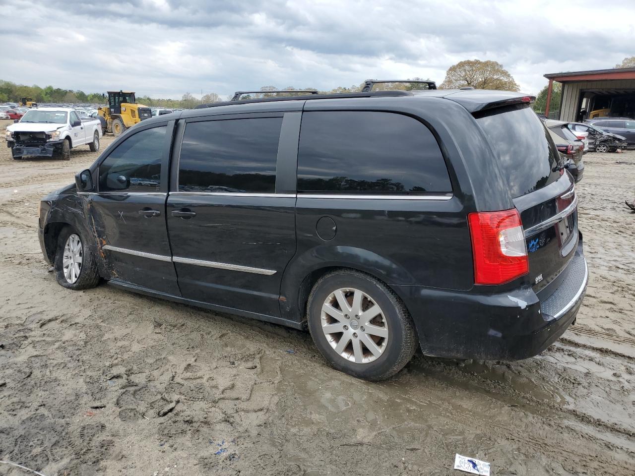 2012 Chrysler Town & Country Touring - Фото 2