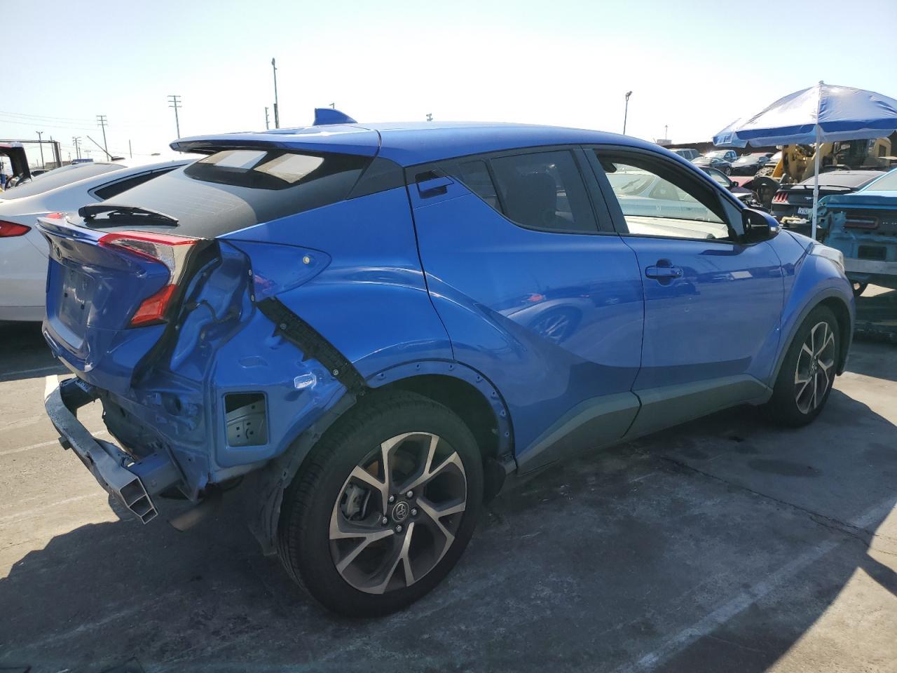 2019 Toyota C-Hr Xle - Image 3