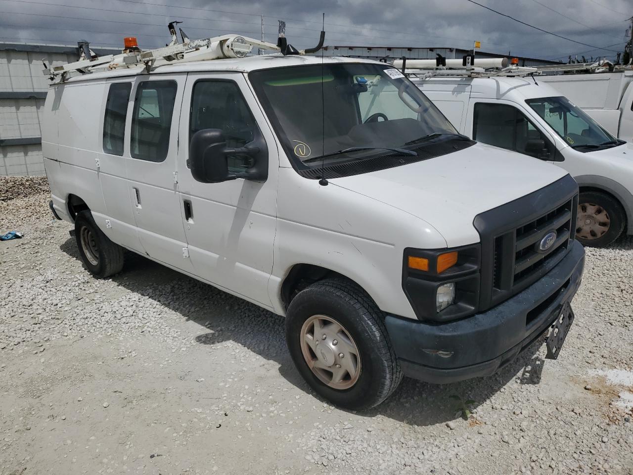 2009 Ford Econoline E350 Super Duty Van - Фото 4