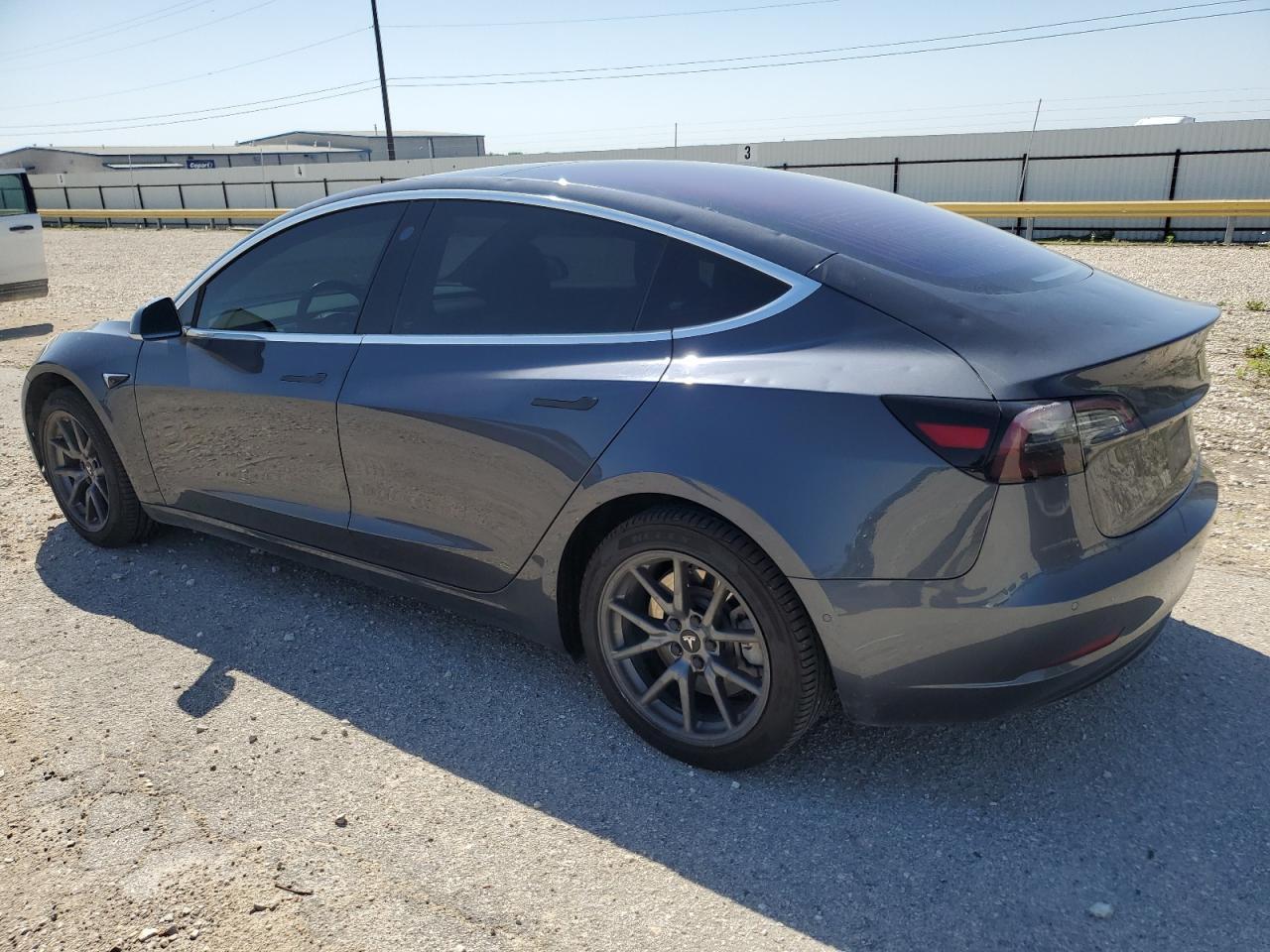2018 Tesla Model 3 - Image 2