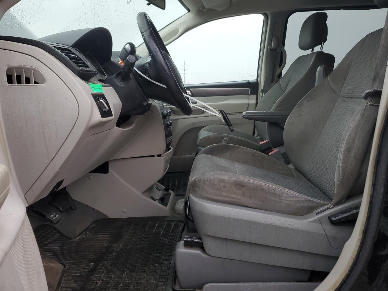 2011 Volkswagen Routan - Фото 7