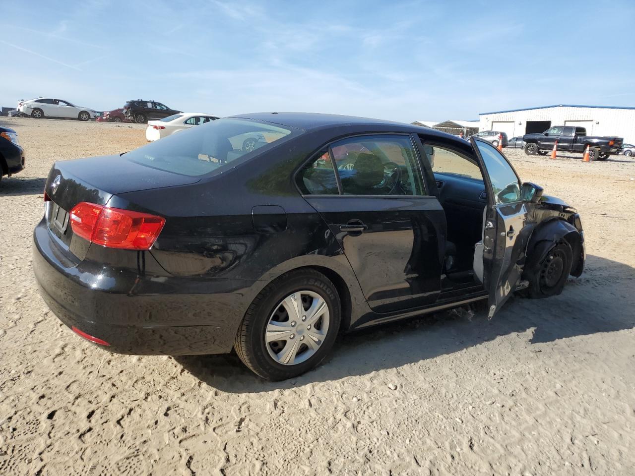 2014 Volkswagen Jetta Base - Image 3