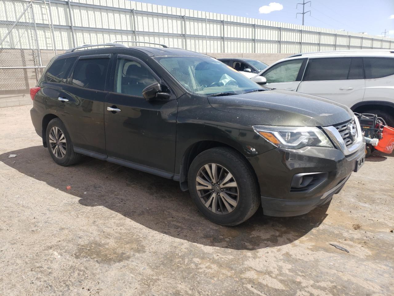 2017 Nissan Pathfinder S - Image 4