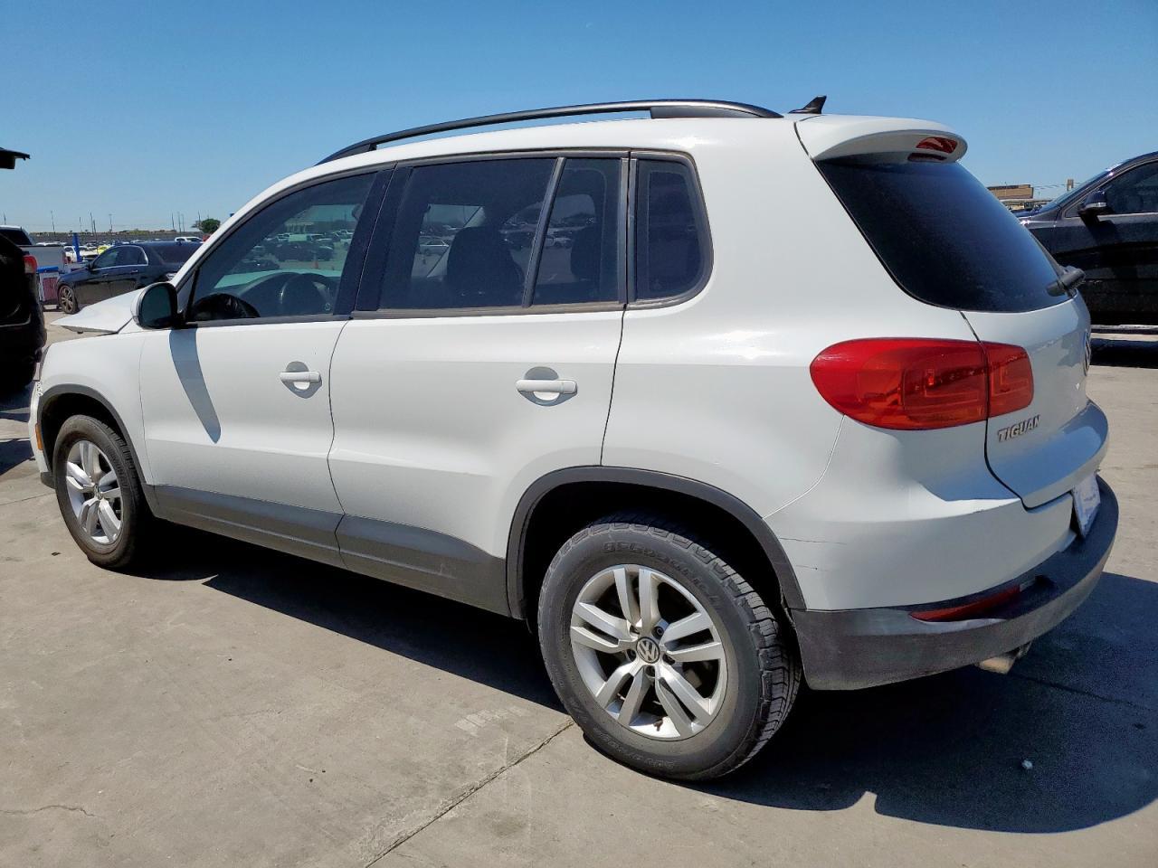 2015 Volkswagen Tiguan S - Image 2