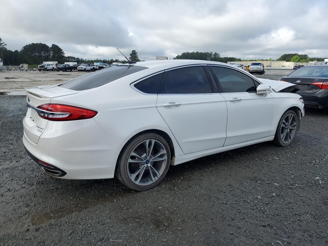 2017 Ford Fusion Titanium - Фото 3