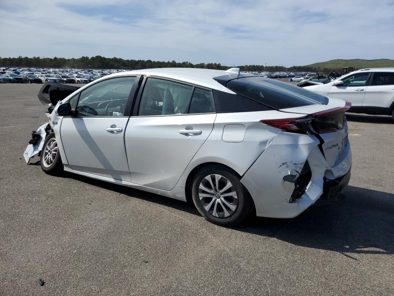 2022 Toyota Prius Prime Le - Image 2