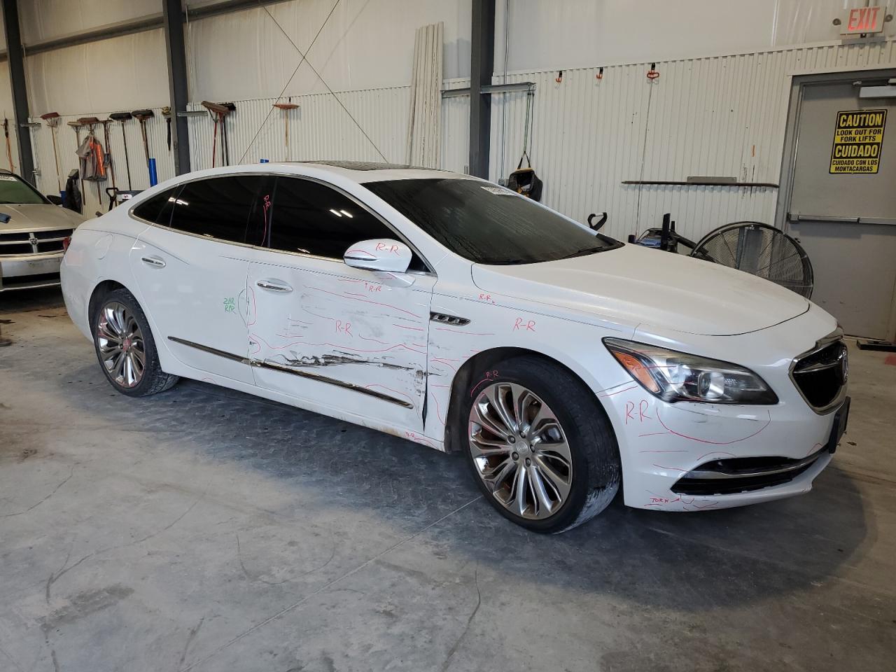 2017 Buick Lacrosse Premium - Image 4