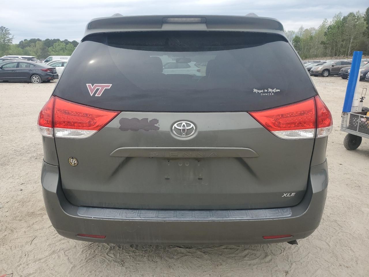 2011 Toyota Sienna Xle - Фото 6