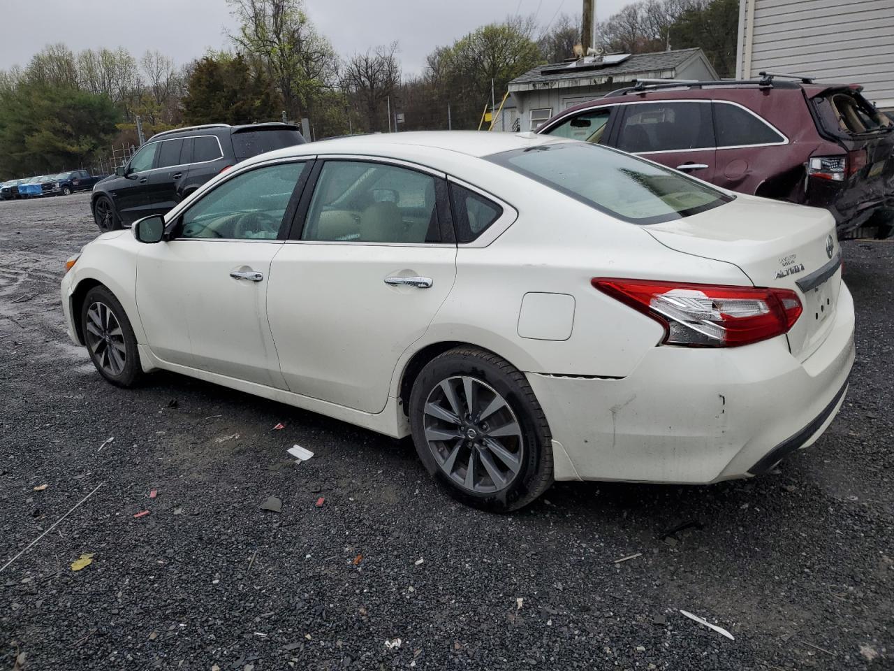 2017 Nissan Altima 2.5 - Image 2