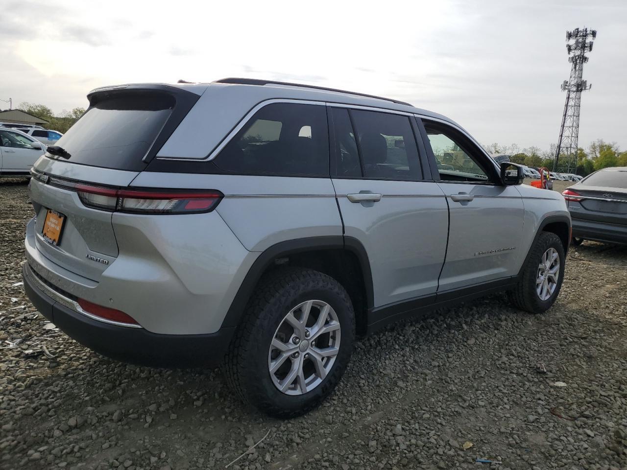 2022 Jeep Grand Cherokee Limited - Image 3
