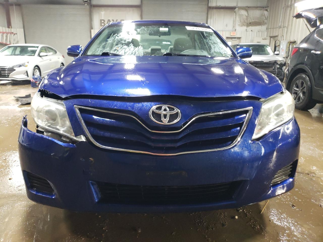 2010 Toyota Camry Base - Фото 5