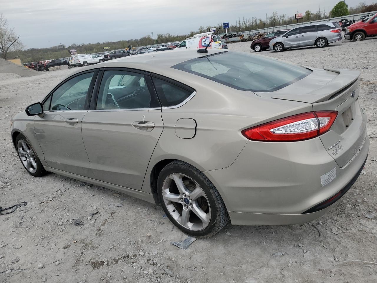 2015 Ford Fusion Se - Фото 2