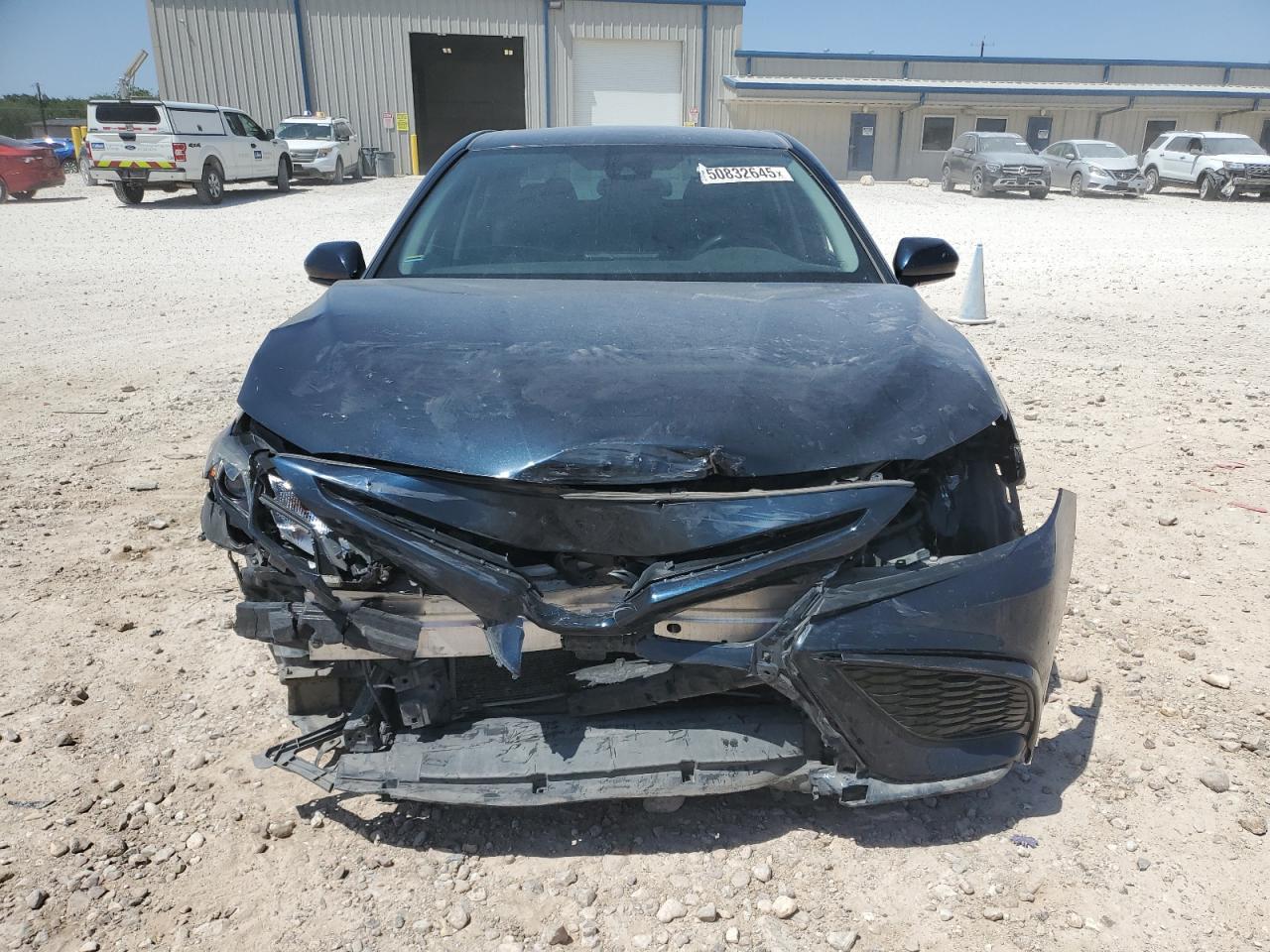 2021 Toyota Camry Se - Фото 5