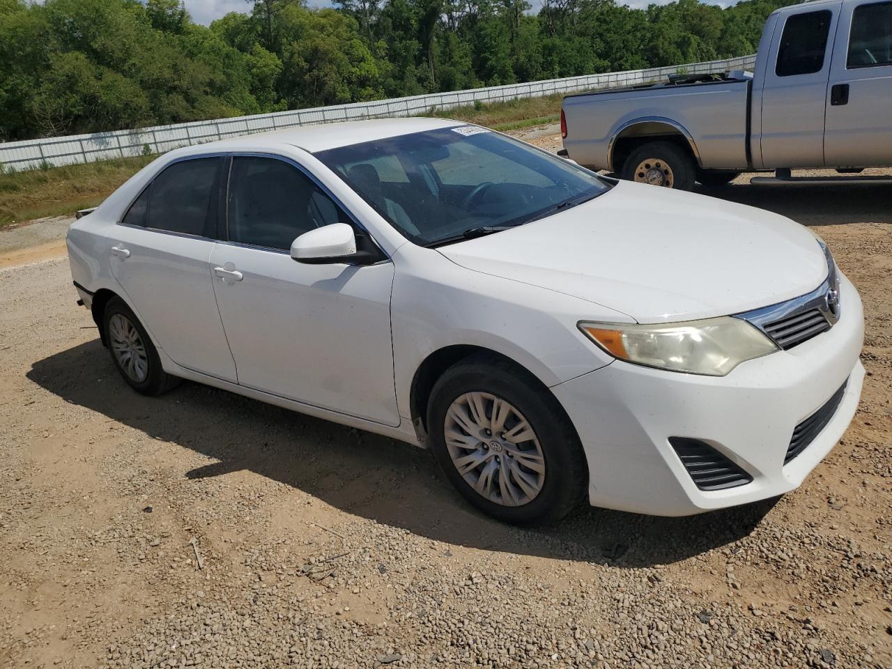 2014 Toyota Camry L - Фото 4