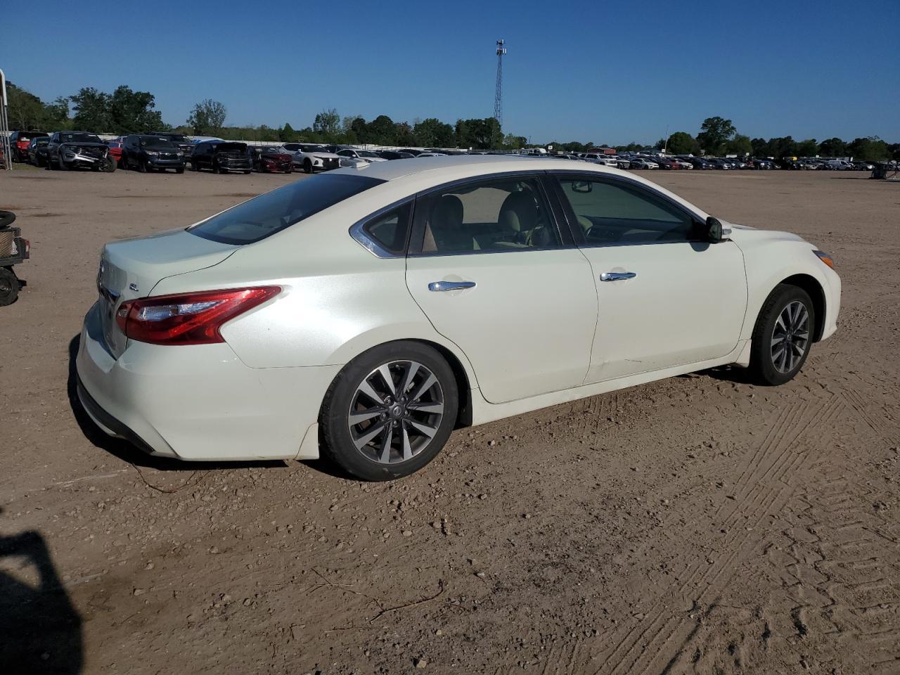 2017 Nissan Altima 2.5 - Фото 3