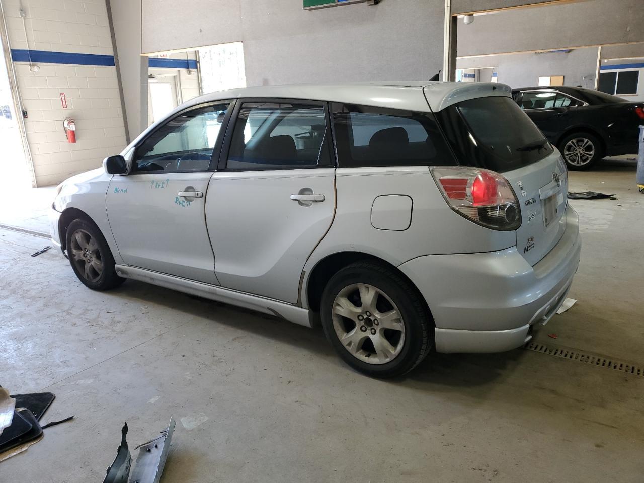 2005 Toyota Corolla Matrix Xr - Image 2