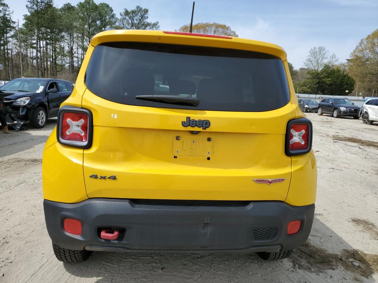 2015 Jeep Renegade Trailhawk - Фото 6