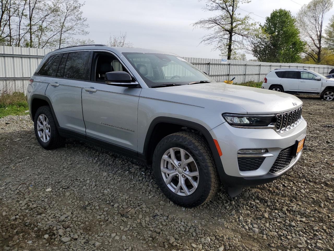 2022 Jeep Grand Cherokee Limited - Image 4