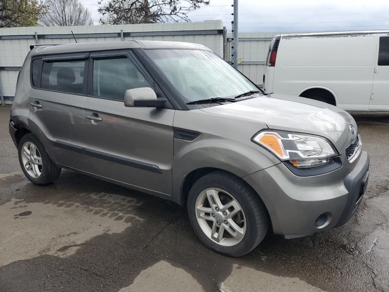 2011 Kia Soul + - Image 4