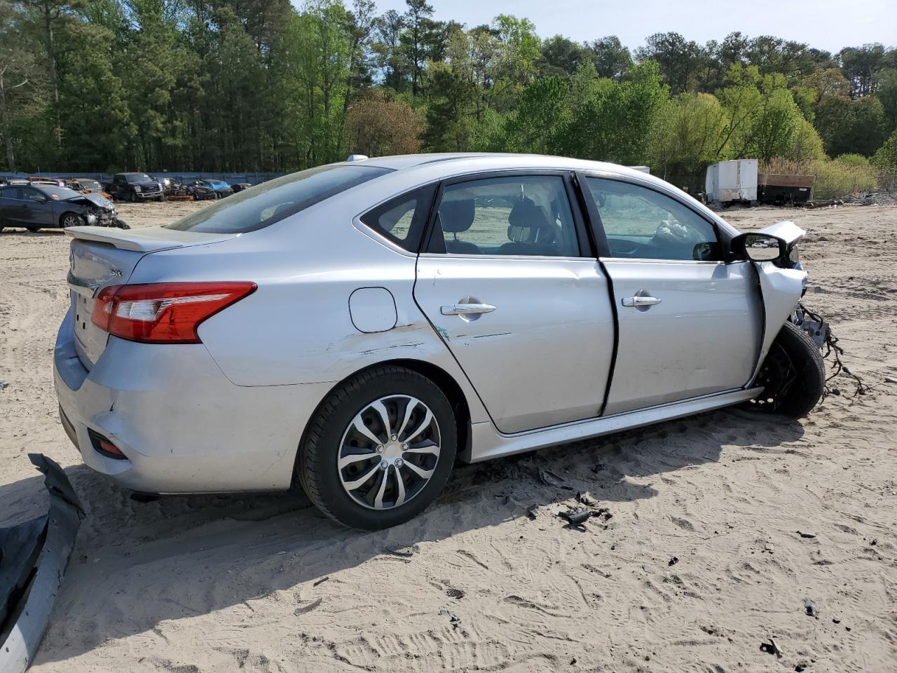 2016 Nissan Sentra S - Фото 3