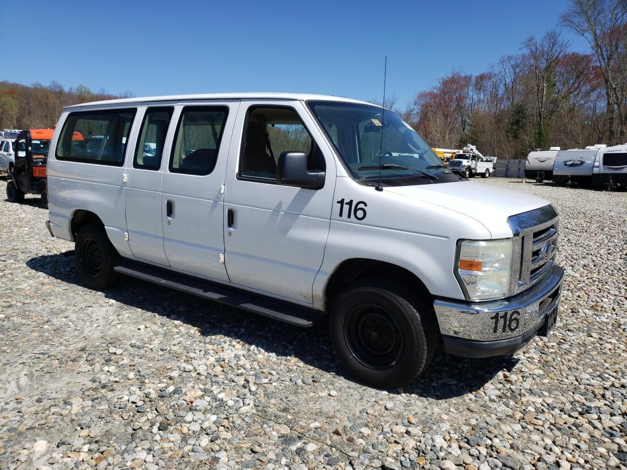 2011 Ford Econoline E150 Wagon - Фото 4