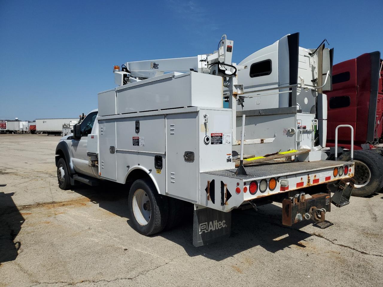 2015 Ford F450 Super Duty - Фото 2