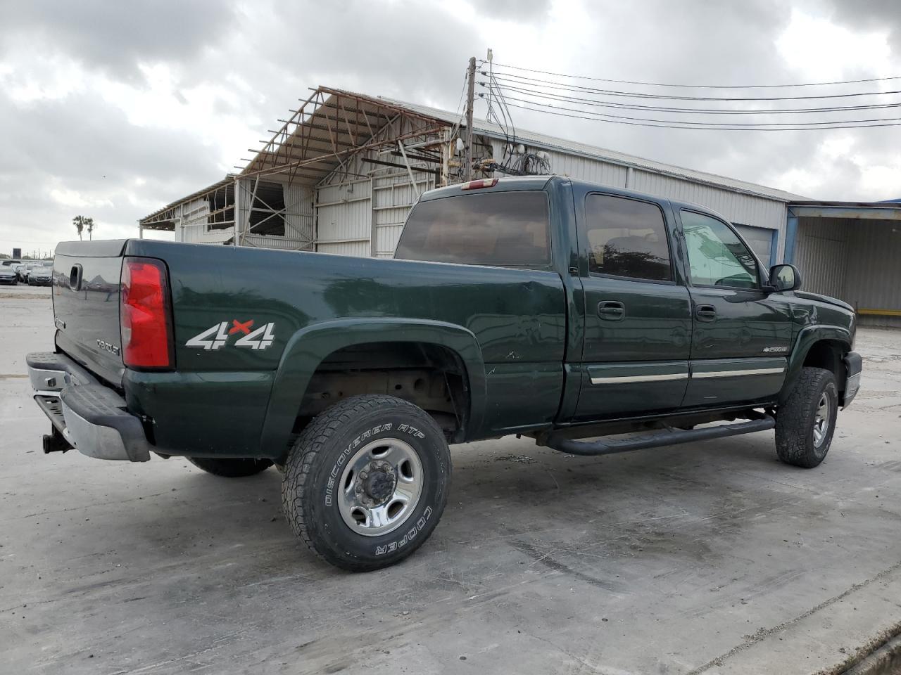 2004 Chevrolet Silverado K2500 Heavy Duty - Image 3