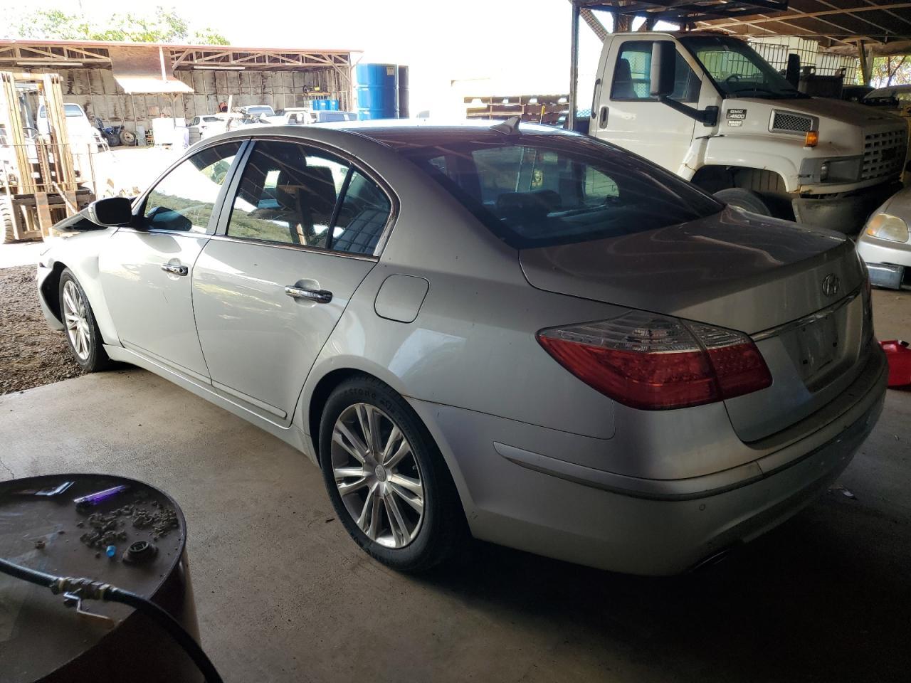 2011 Hyundai Genesis 4.6L - Image 2