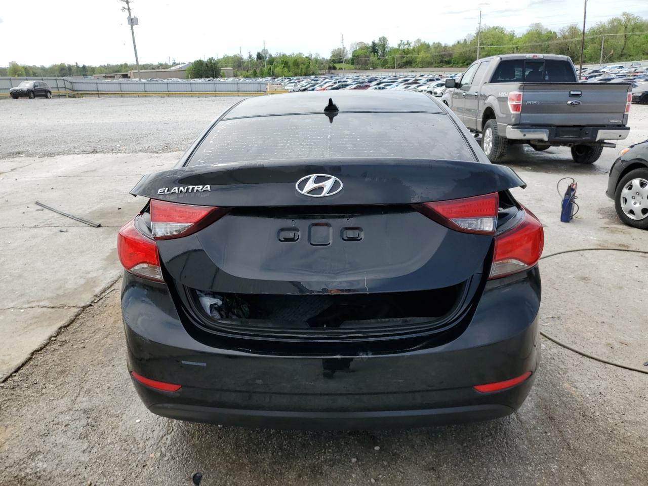 2016 Hyundai Elantra Se - Image 6