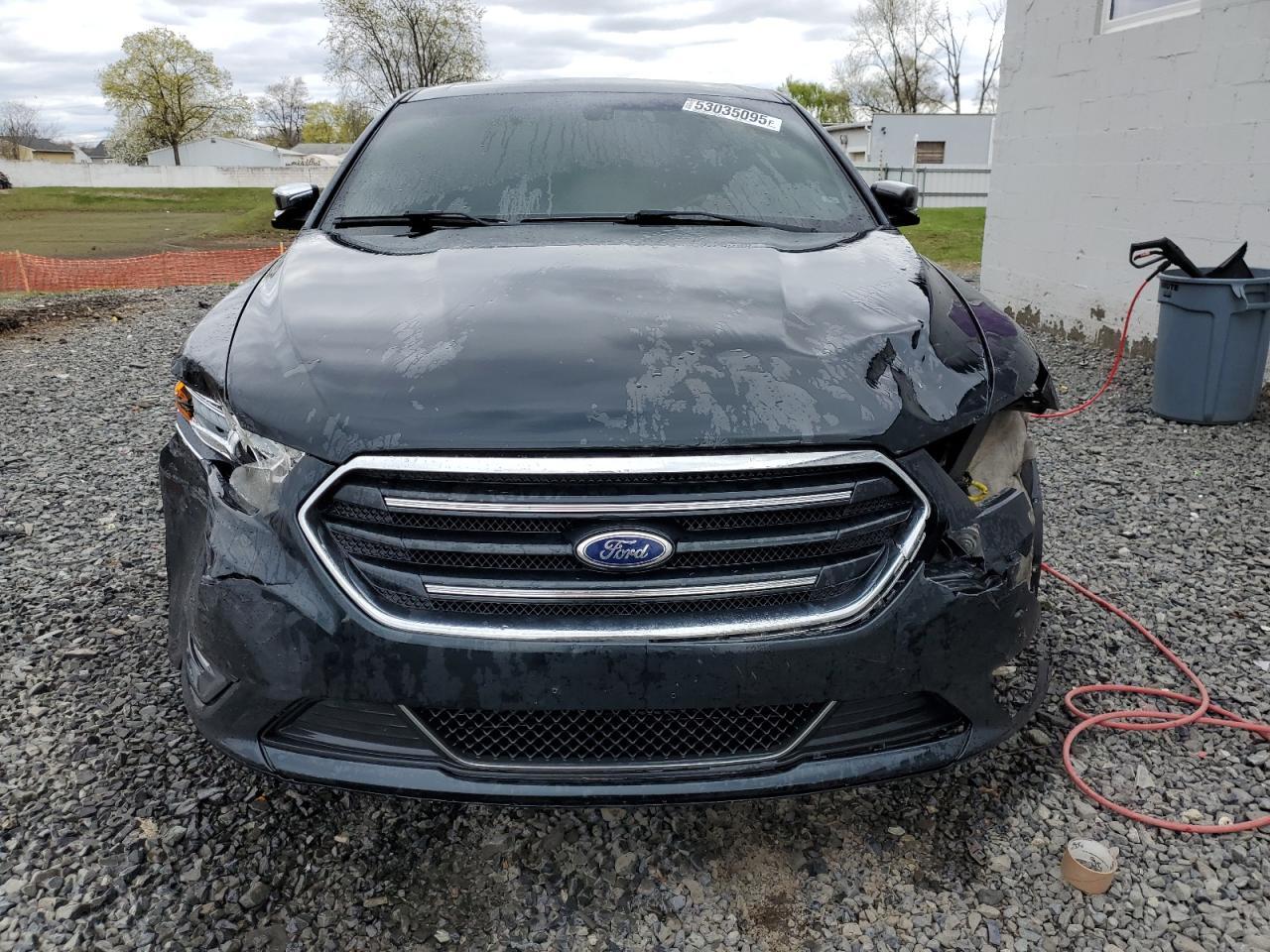 2014 Ford Taurus Limited - Image 5