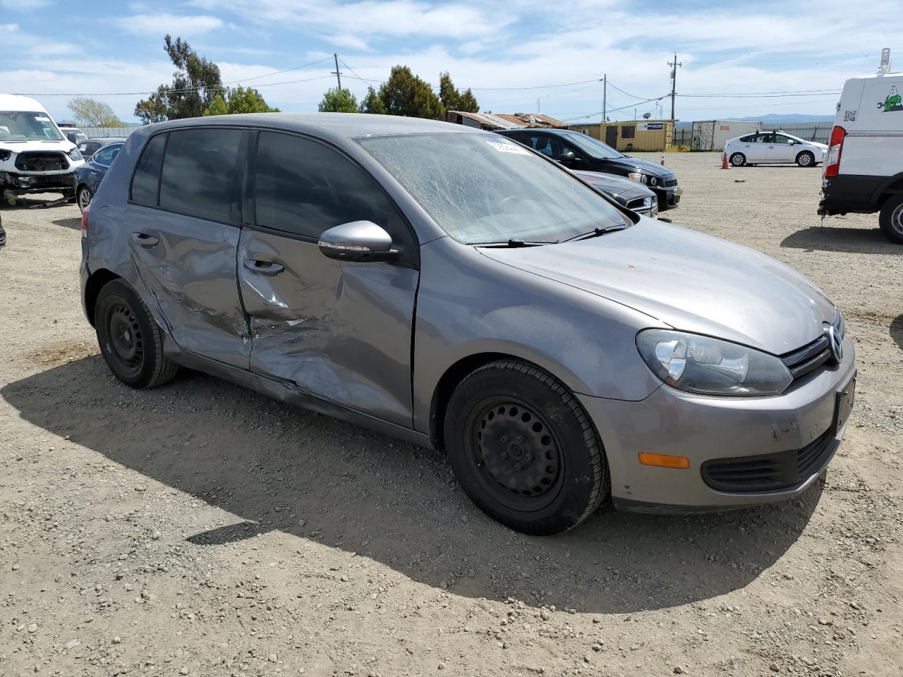 2012 Volkswagen Golf - Image 4