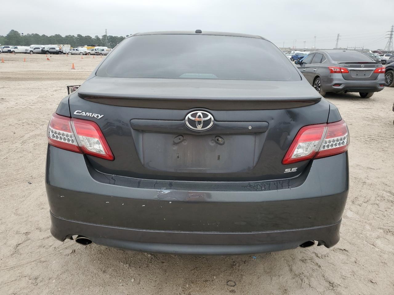 2011 Toyota Camry Base - Фото 6