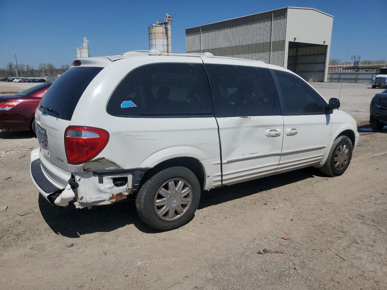 2004 Chrysler Town & Country Limited - Фото 3