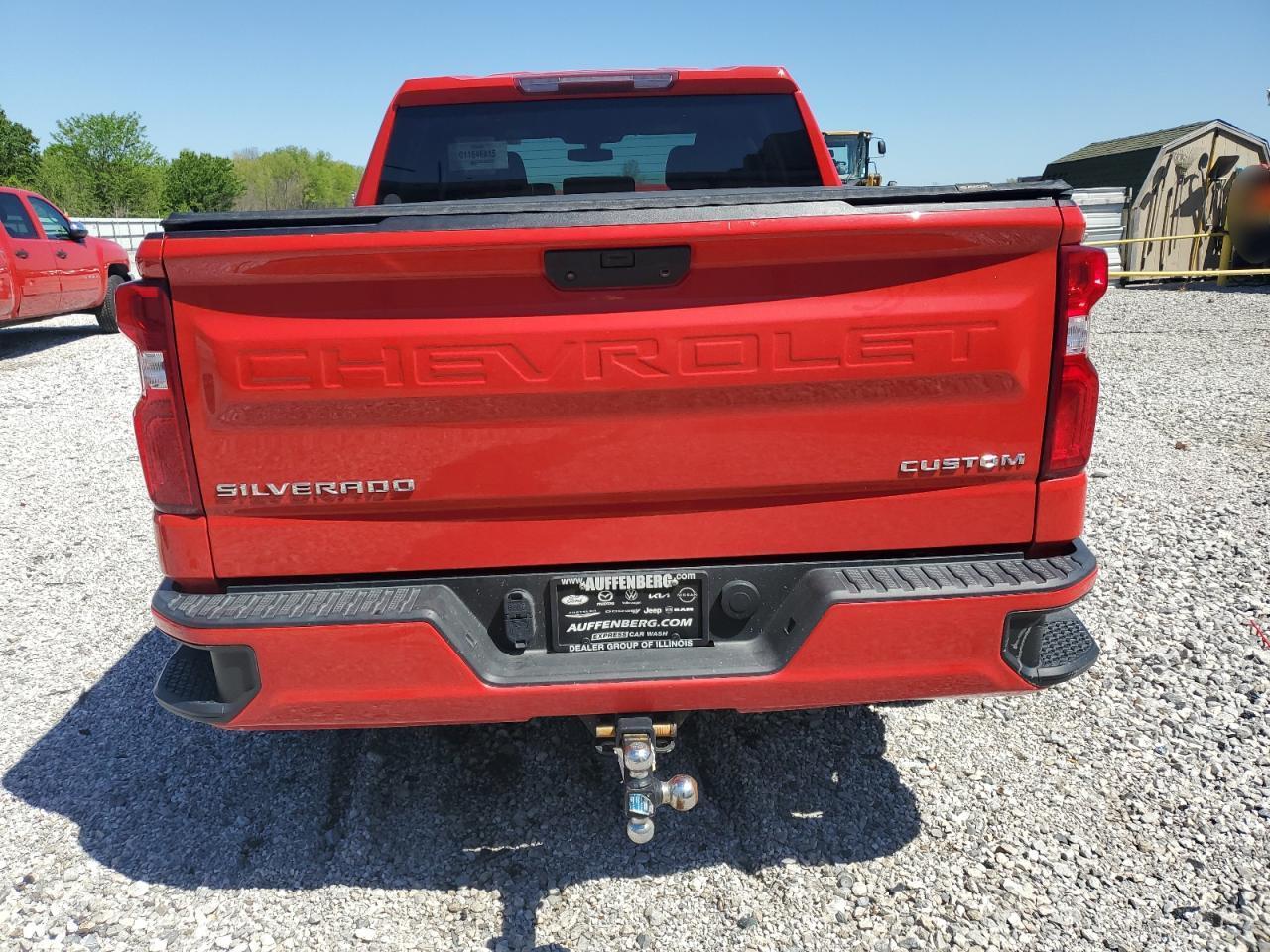 2021 Chevrolet Silverado K1500 Custom - Фото 6