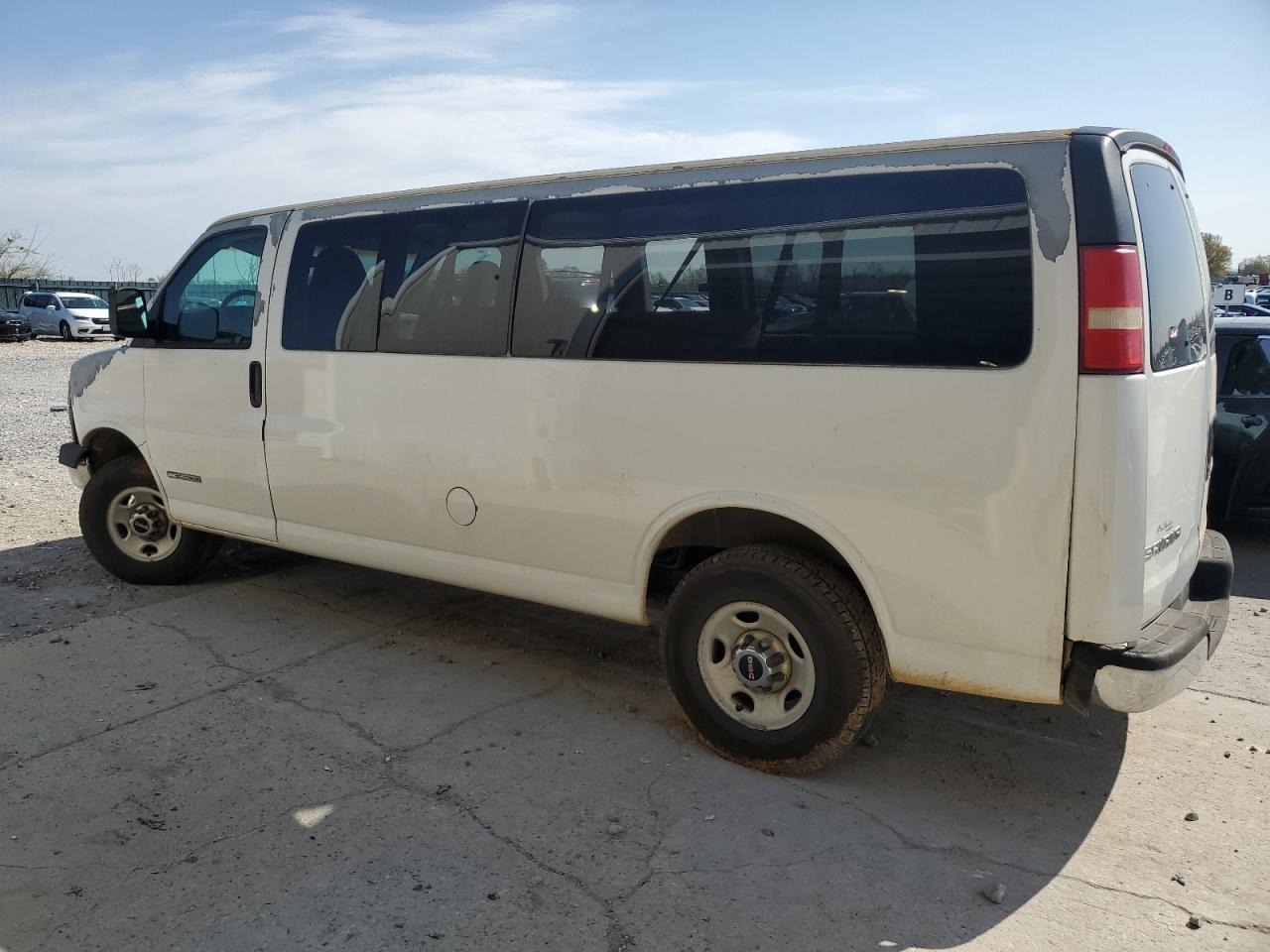 2003 GMC Savana G3500 - Фото 2