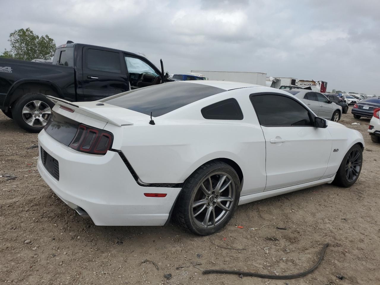 2014 Ford Mustang Gt - Фото 3