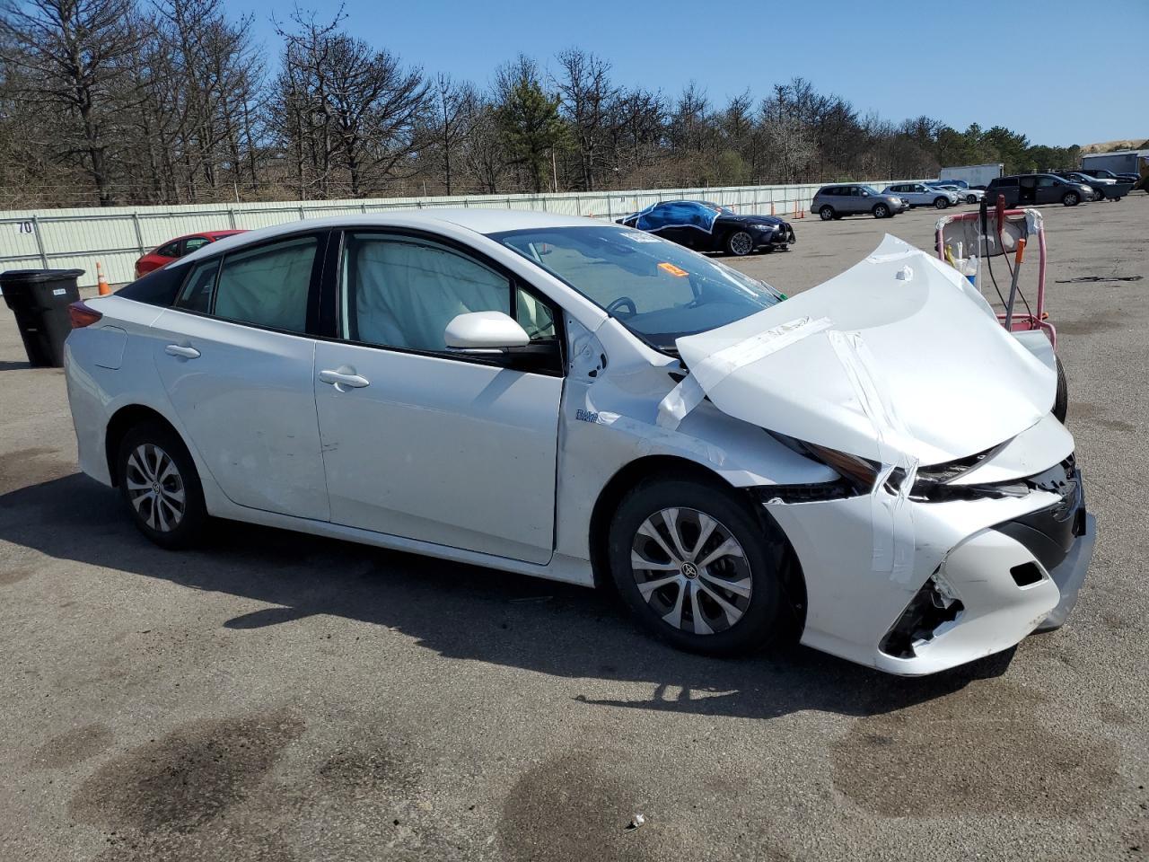 2022 Toyota Prius Prime Le - Image 4